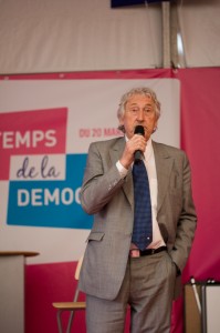 Louis Pouget, président d'ACM au "Printemps de la démocratie", La Paillade, 5 mai 2009 (photo : Xavier Malafosse) 
