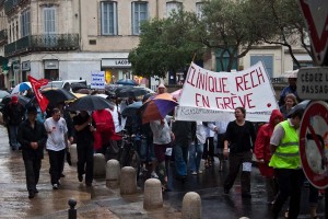 Manifestation des salariés en grève de cliniques privées à Montpellier le 10 juin 2010 (photo : Mj)