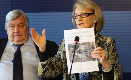 Louis Nicollin et Hélène Mandroux le 13 décembre 2011 lors de l'annonce de la vente de Grammont au MHSC (photo : J.-O. T.)