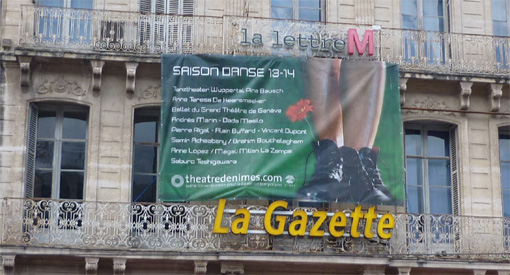 La façade de l'immeuble de La Gazette de Montpellier avec une publicité le 29 septembre 2013 (photo : J.-O. T.)