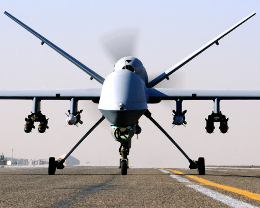 Un drone Reaper à Kandahar avant une mission dans le ciel d'Afghanistan (photo : Cpl Steve Bain ABIPP, licence Open Government Licence v1.0)