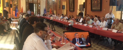 Deuxième session du "Parlement des territoires" au château de Castries le 20 juin 2015 (photo : Lucie Lecherbonnier)