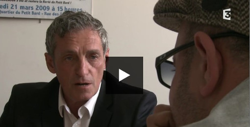 Philippe Saurel dans le local de Justice pour le Petit Bard avant le premier tour des municipales 2014 (copie écrand replay France 3)