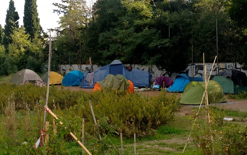 Le camp des expulsés de Lutpia 002 dans le quartier des Beaux-arts à Montpellier le 20 octobre 2015 (photo : Lucie Lecherbonnier)